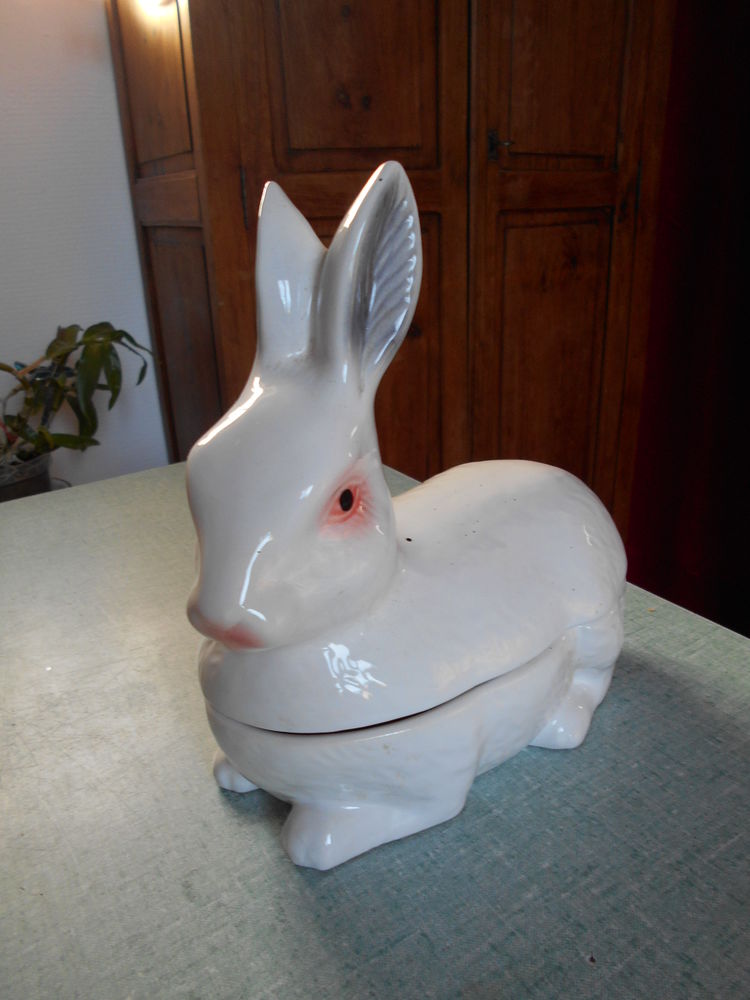 lapin en fa�ence 5 Grospierres (07)