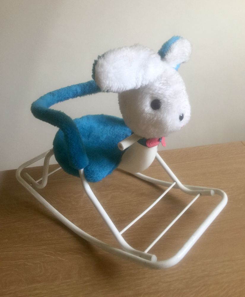 Lapin porteur � bascule. 40 Clermont-Ferrand (63)