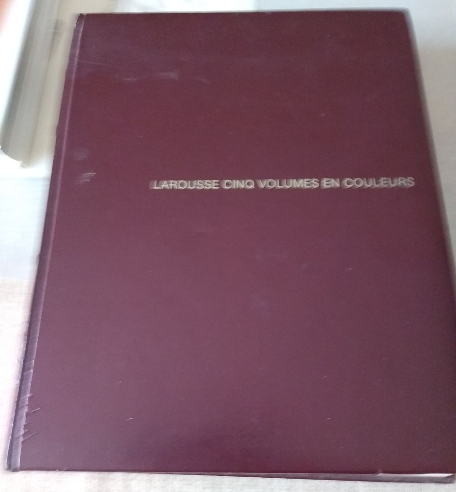Larousse volume en couleurs 10 Meximieux (01)