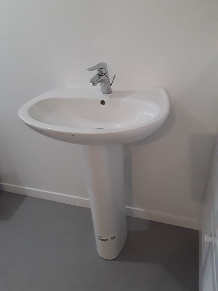 Lavabo blanc 60cm et colonne 
100 Alfortville (94)