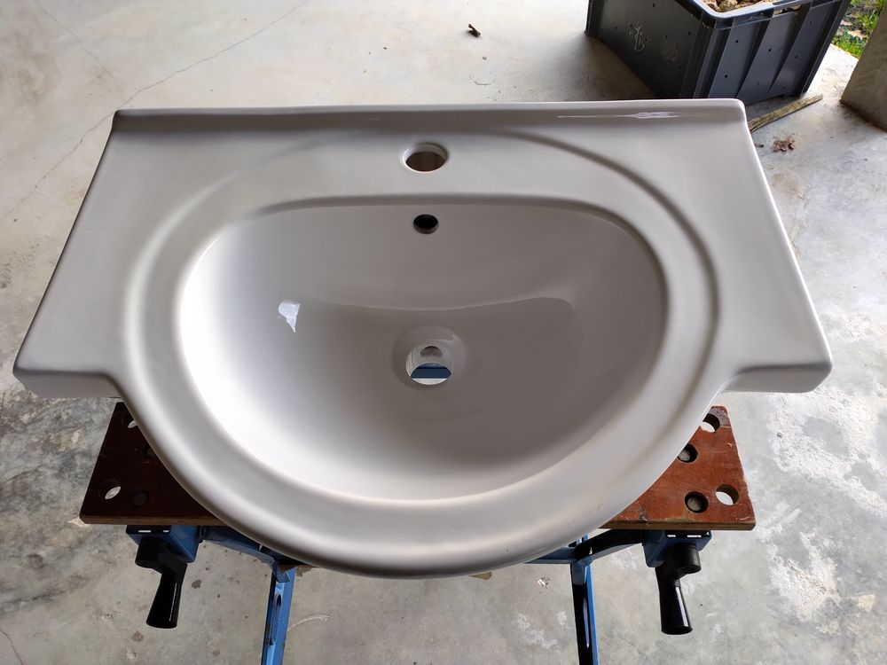 Lavabo c�ramique blanc � fixer 20 Montmort-Lucy (51)