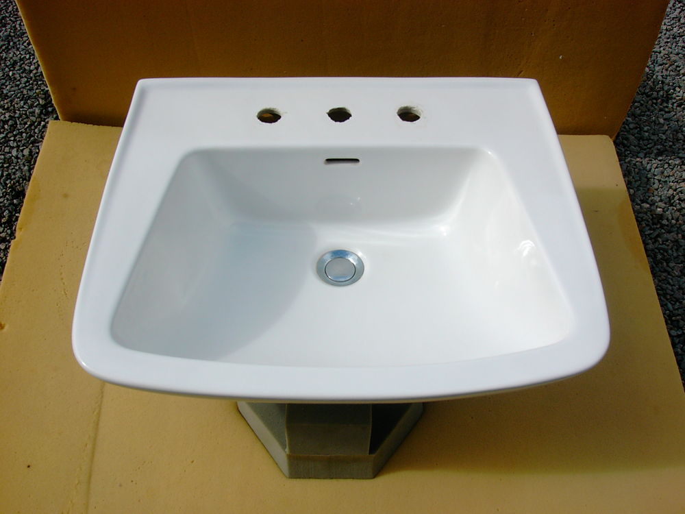 Lavabo en c�ramique 10 Saint-Germain-du-Puy (18)
