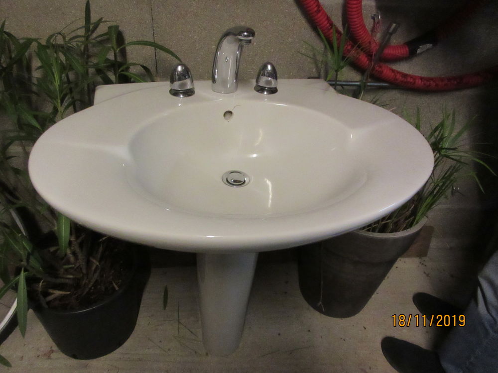 Lavabo Jacob Delafon sur colonne 0 Rubelles (77)