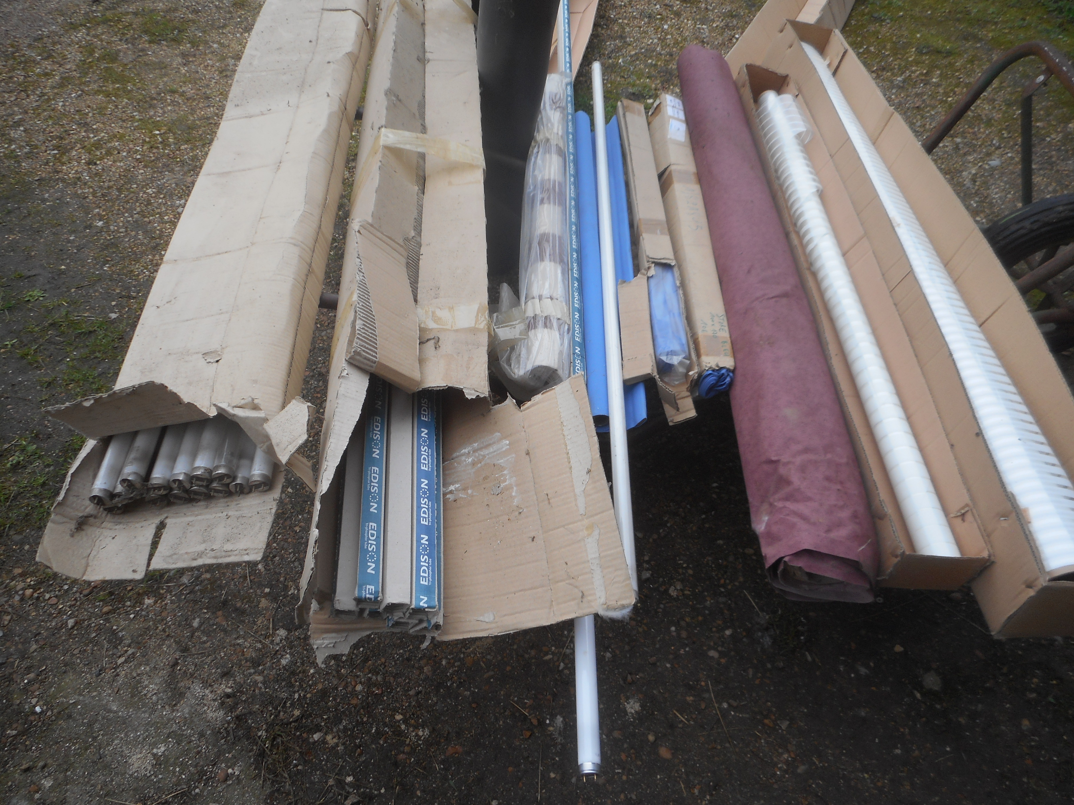 lavabos + vasque  neuf  etc faire prix pour chaque article 0 Saran (45)