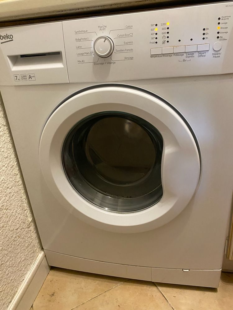 lave-linge BEKO, tr�s peu servi. 70 Cavalaire-sur-Mer (83)