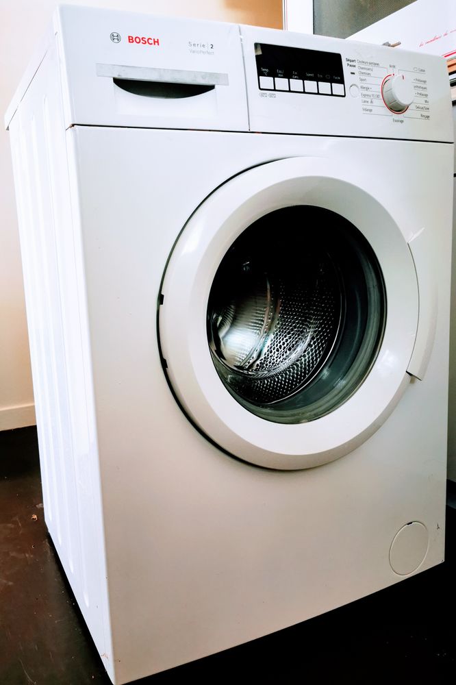 lave-linge Bosch WAB24211FF en tr�s bon �tat 200 Paris 19 (75)