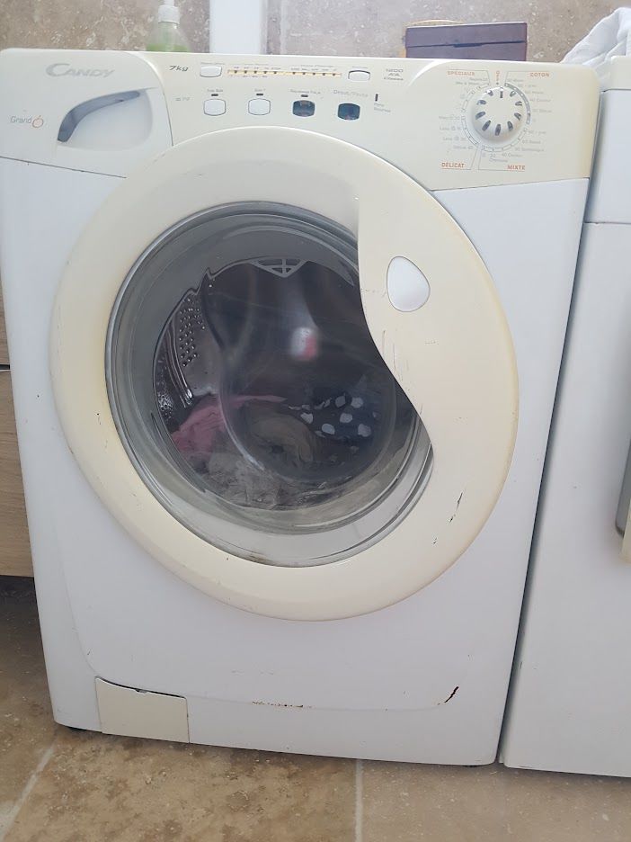 Lave-linge Candy GO 712-47 pour r�parer ou pour pi�ces 30 Port-Saint-Louis-du-Rh�ne (13)