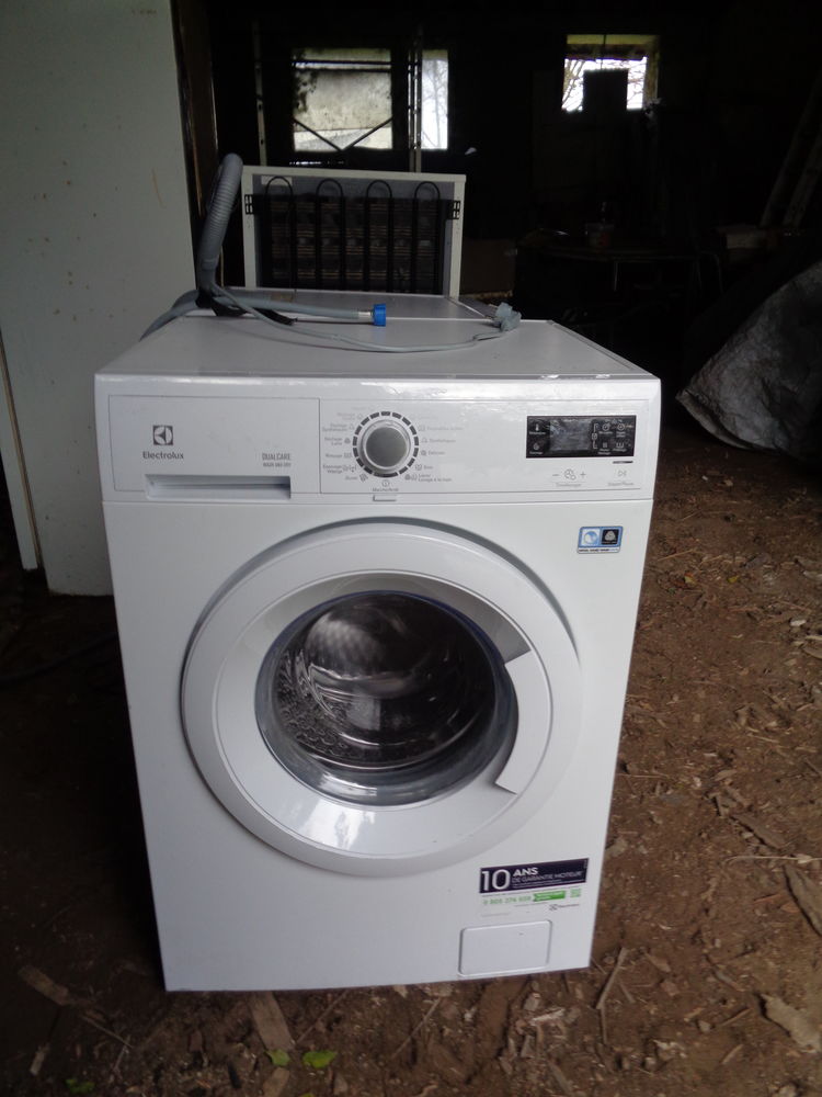 LAVE linge  Electrolux 250 Maninghen-Henne (62)
