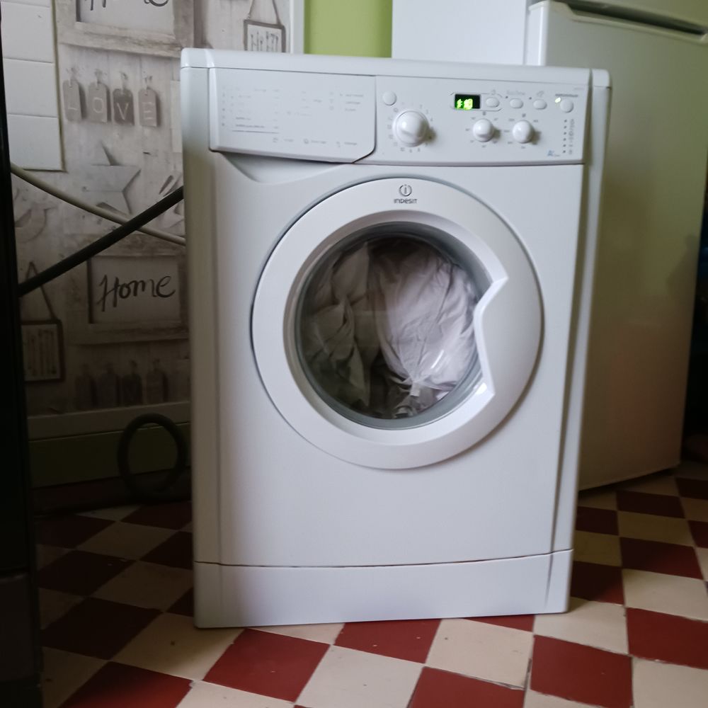 Lave linge Indesit 7kg 45 Suresnes (92)