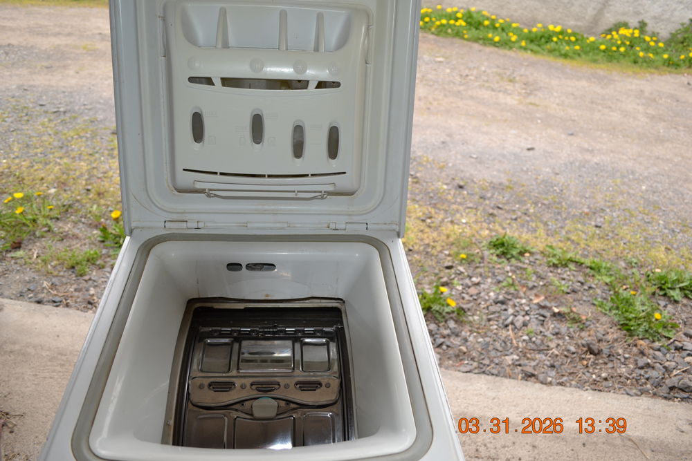 lave linge marque Thomson capacit� 4 kg tr�s bon �tat  
130 Gerzat (63)