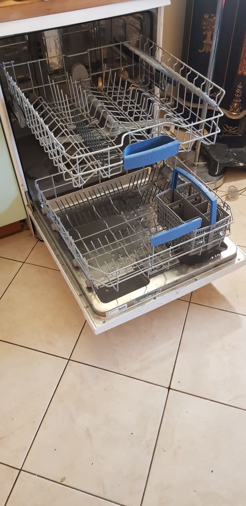 lave vaiselle Bosh tres peu servi 160 Juan Les Pins (06)