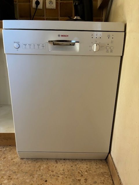 lave vaisselle bosch 150 Aubagne (13)