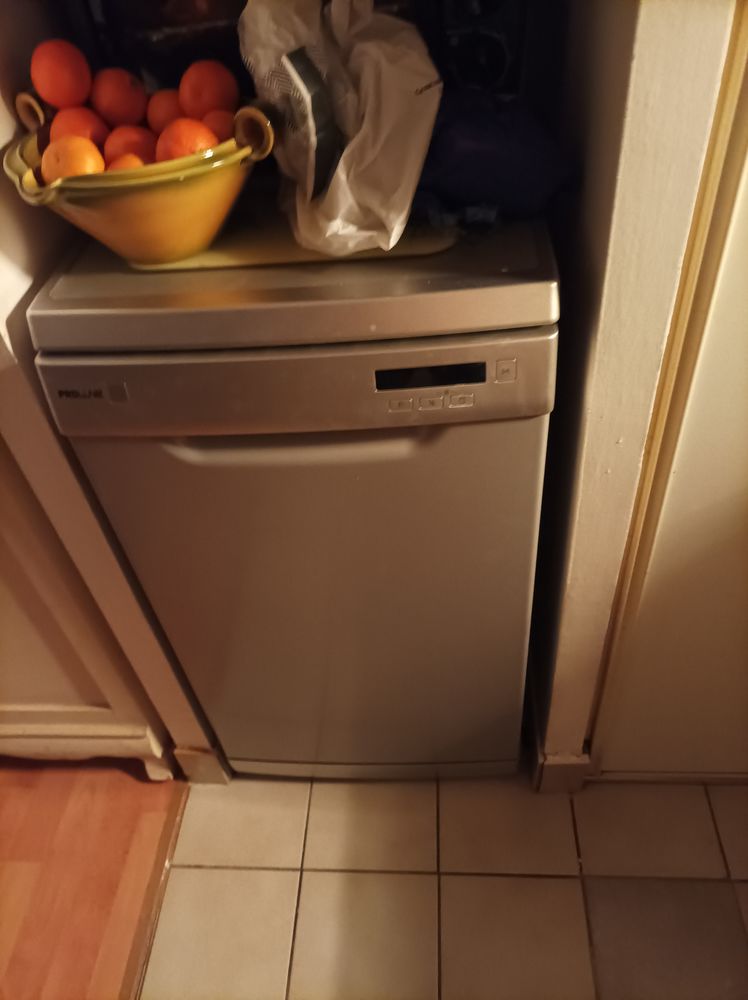 Lave vaisselle 8 couverts proline silver 100 Paris 19 (75)