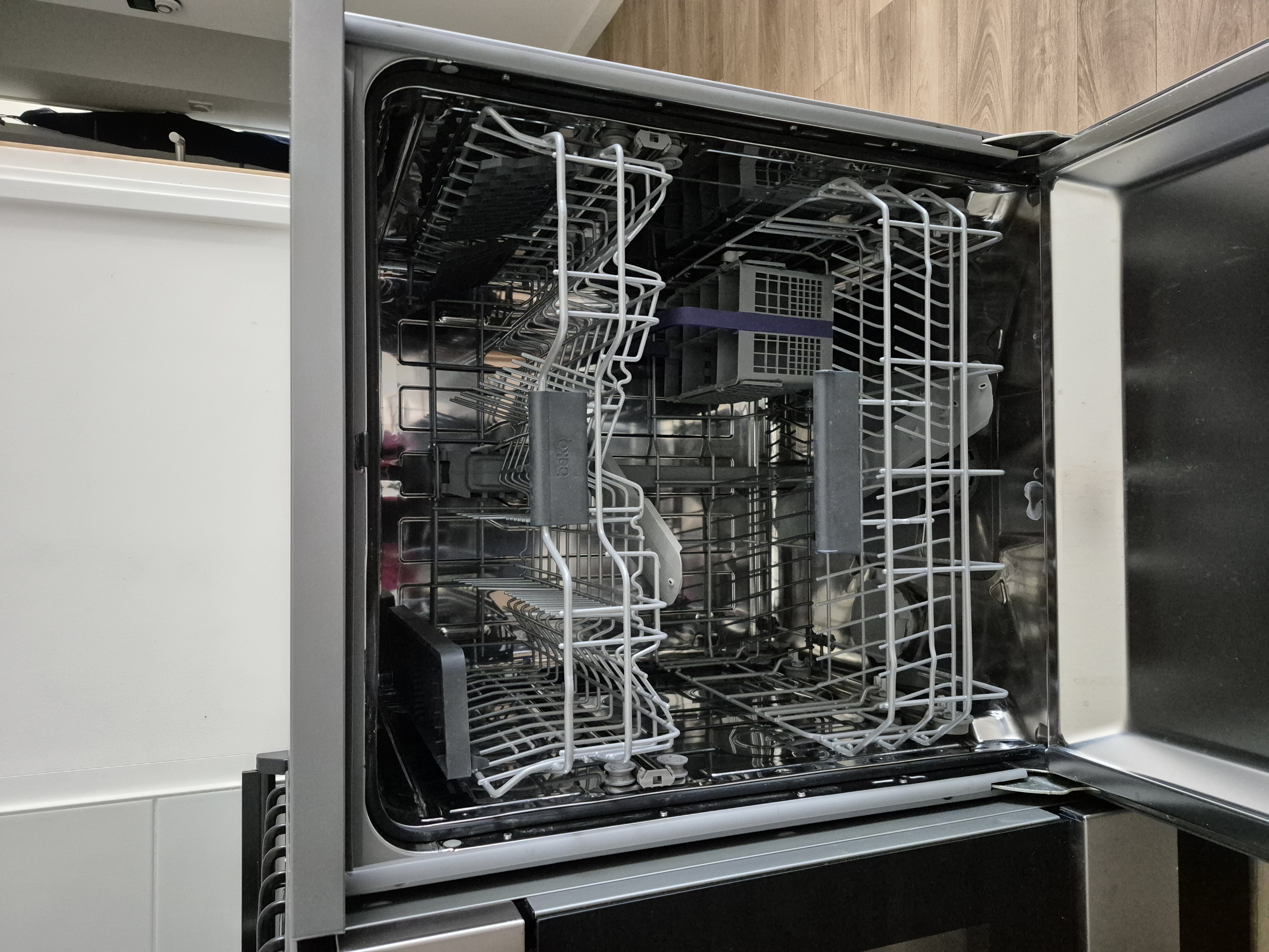 Lave-vaisselle encastrable Beko - Acier Inoxydable 250 Mordelles (35)