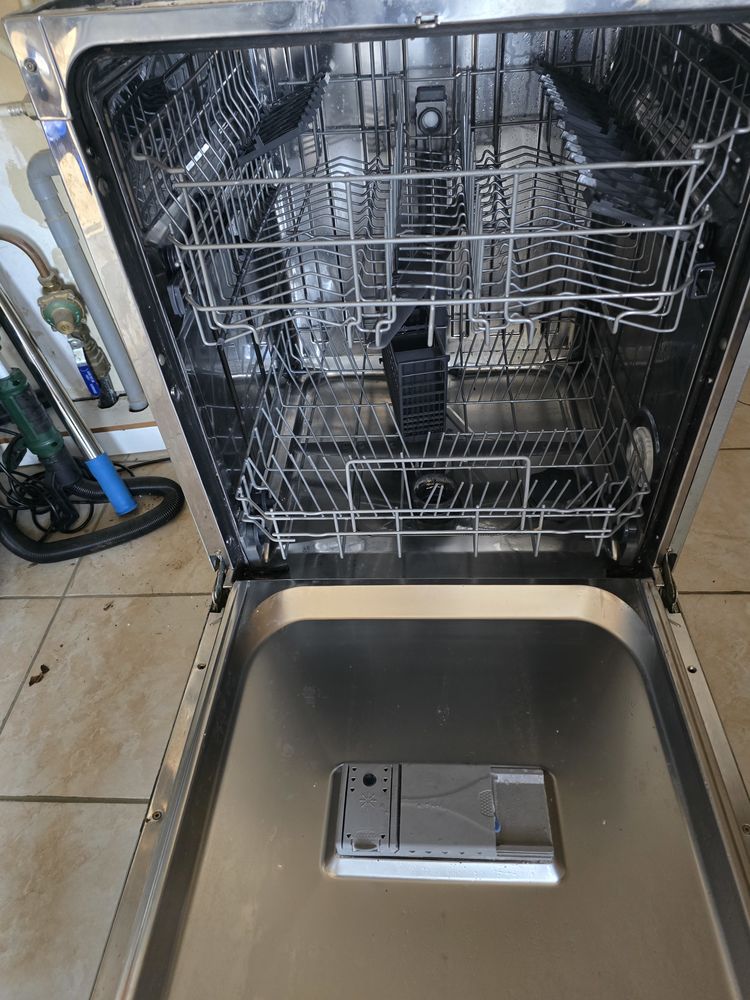 lave vaisselle encastrable 250 Reyn�s (66)