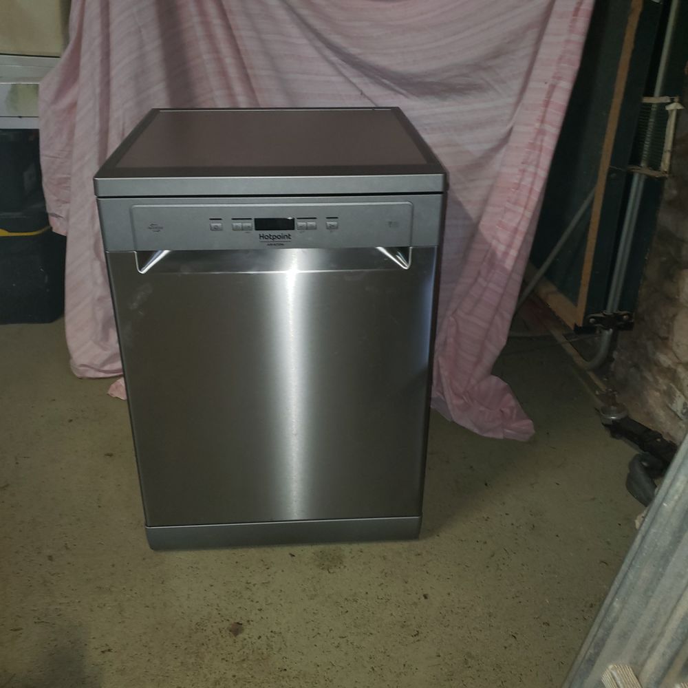 Lave vaisselle HOTPOINT  achet� neuf  avril 2024 350 Melle (79)