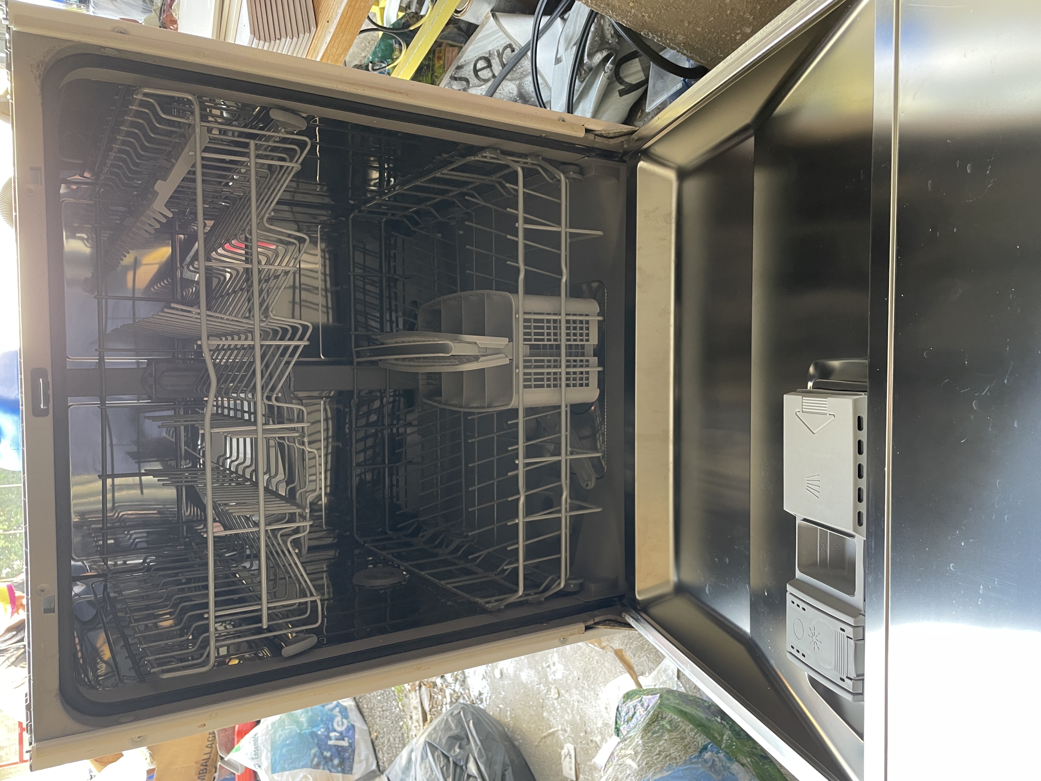 lave vaisselle jamais servi de marque BOSH 290 Valence (26)