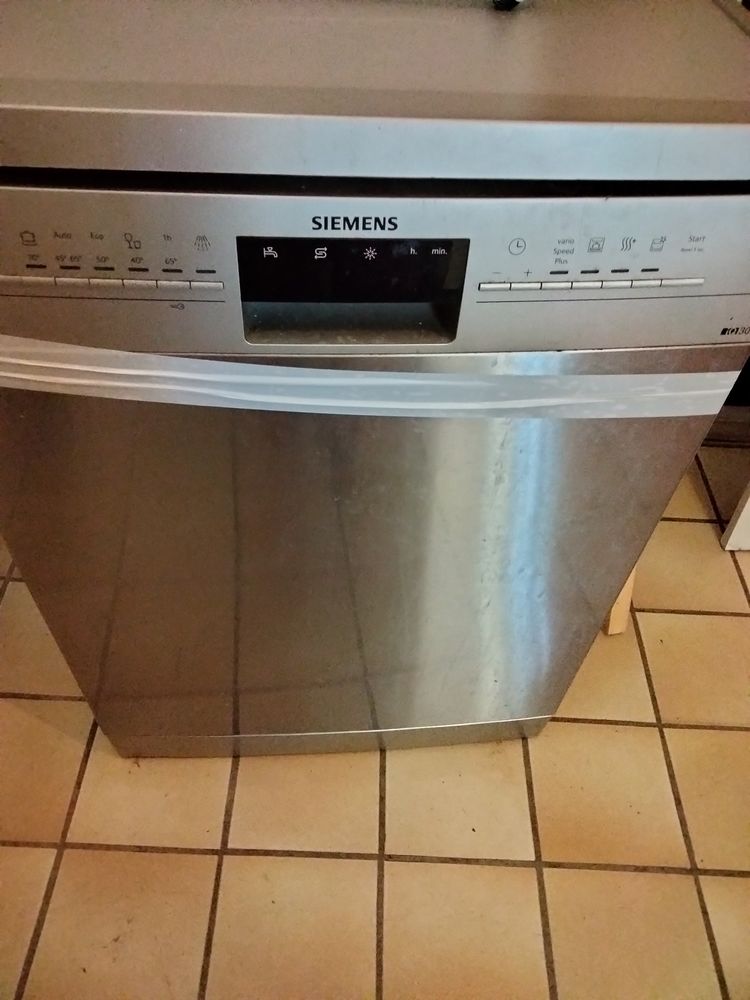 Lave vaisselle metal Siemens tres bon etat 280 Guer (56)