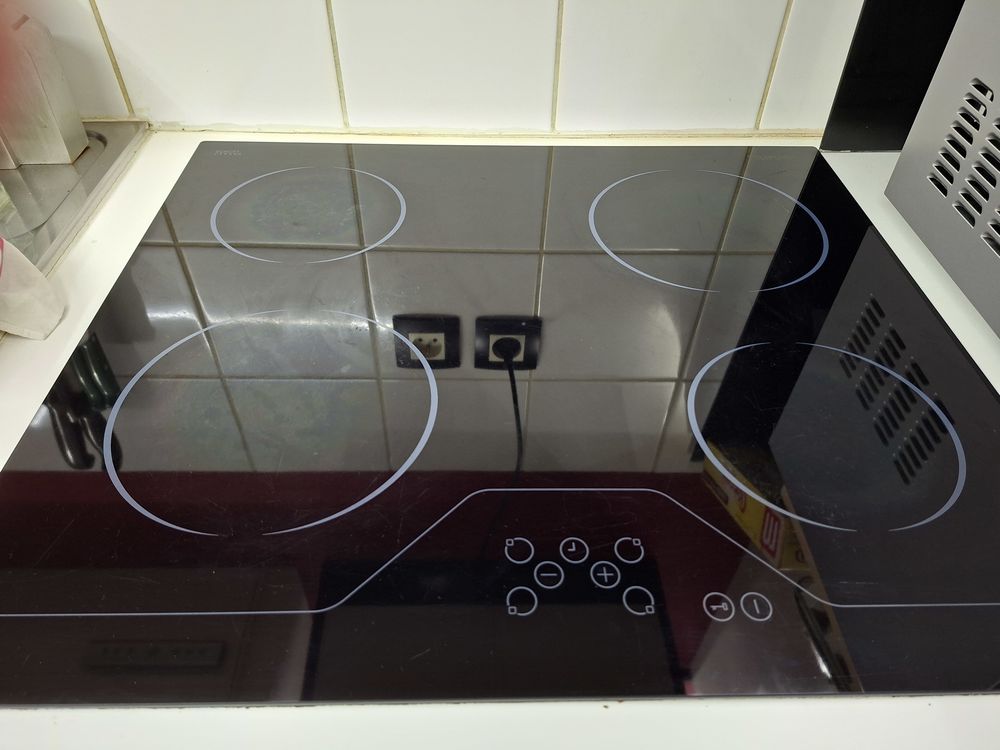 Lave vaisselle et plaque vitroc�ramique 200 Beuzeville (27)