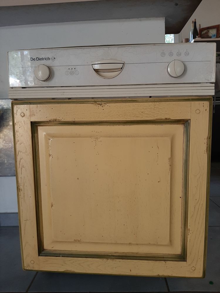 Lave-vaisselle. 50 Saint-Didier (84)