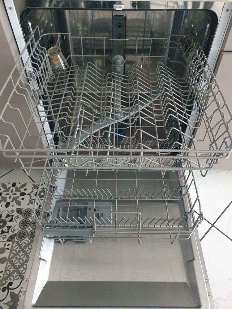 LAVE VAISSELLE 1 AN 1/2 350 Bron (69)