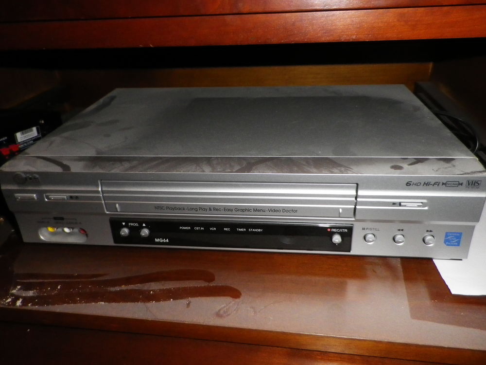 lecteur enregistreur VHS marque LG 50 Metz (57)