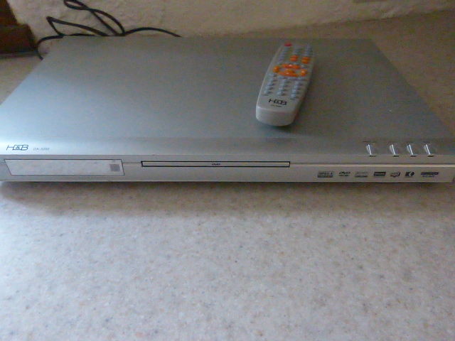 LECTEUR DVD   Marque   H   et  B  tr�s bon �tat ,avec notice 12 Saint-Avertin (37)