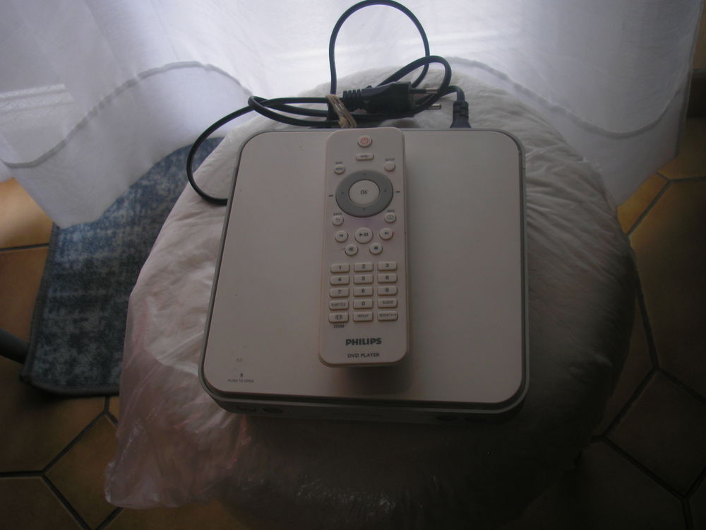 LECTEUR CD PHILIPS 
10 EUROS 10 Champigneulles (54)