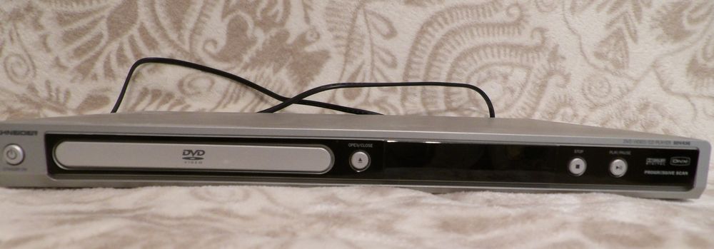 Lecteur DVD Schneider 15 Saint-Clair-de-la-Tour (38)