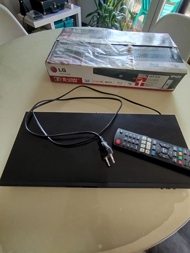 lecteur blu-ray LG BP 420 3D 
tr�s bon �tat
50 Saint-Germain-des-Pr�s (49)
