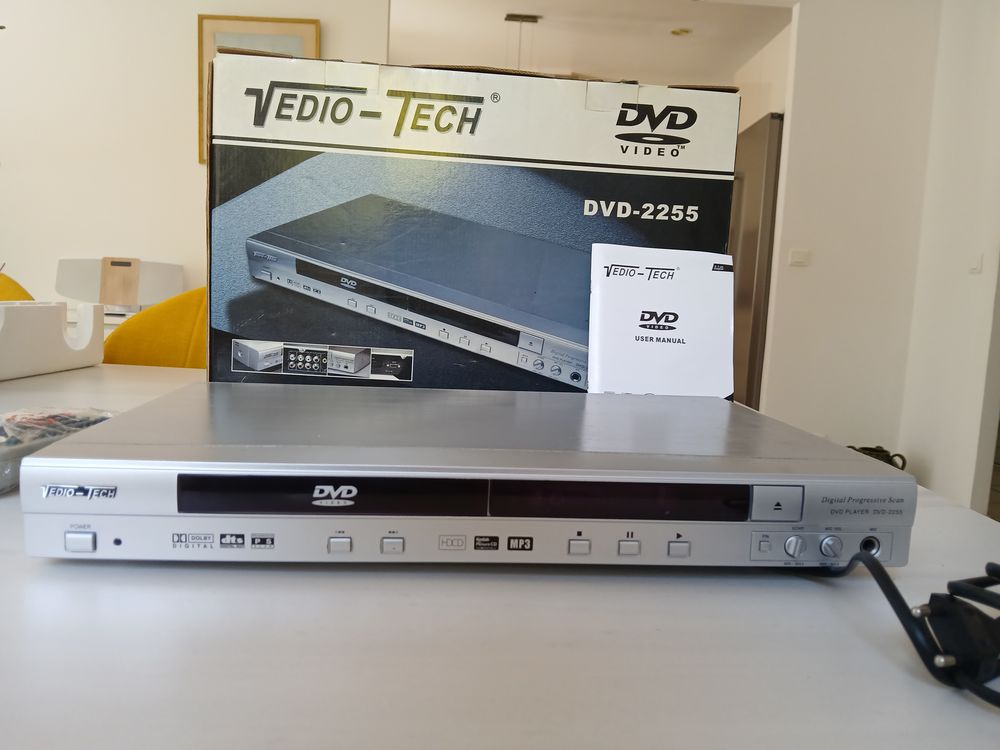 LECTEUR VIDEO 19 Saint-Rapha�l (83)