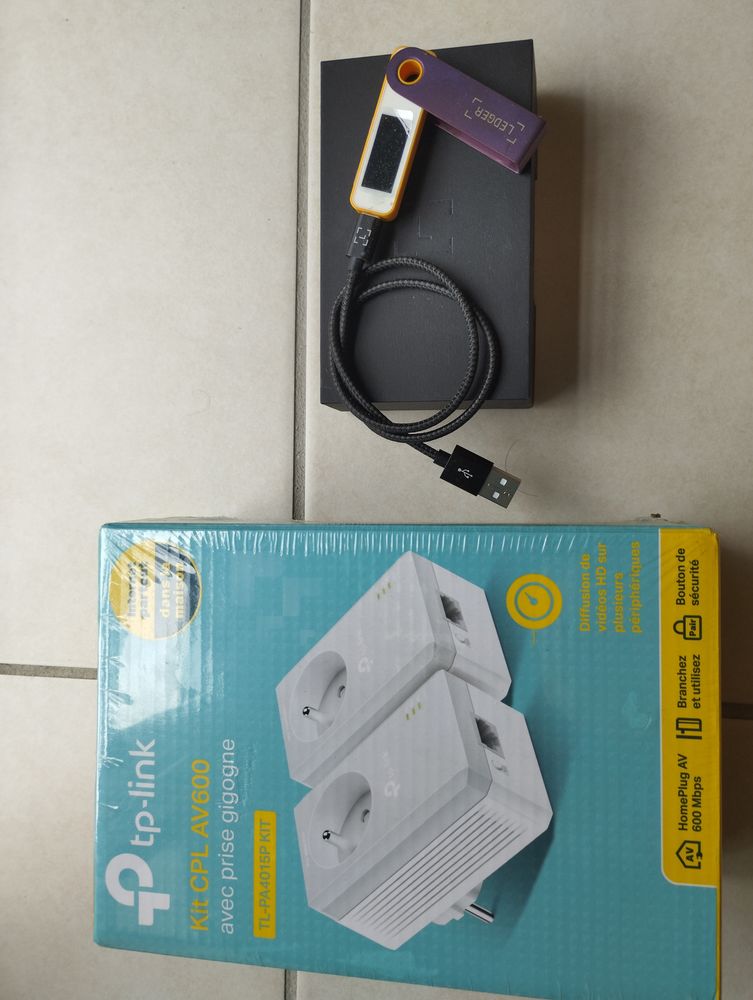 LEDGER NANO PLUS et KIT TP LINK NEUF LES 2 80 Toulouse (31)