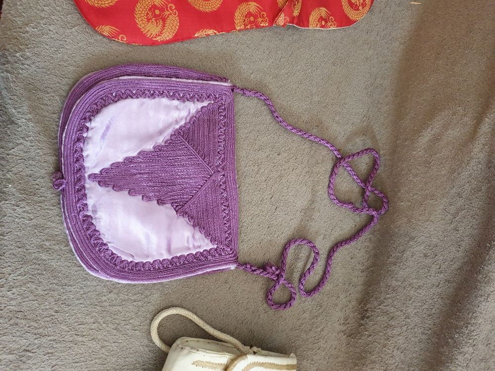 Sac l�ger, mauve, � porter en bandouli�re 8 Mouxy (73)