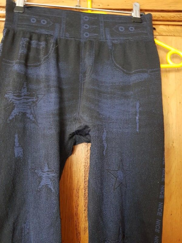 
Leggings bleu marine impression jean tres bon etat mesure t 5 Viriat (01)