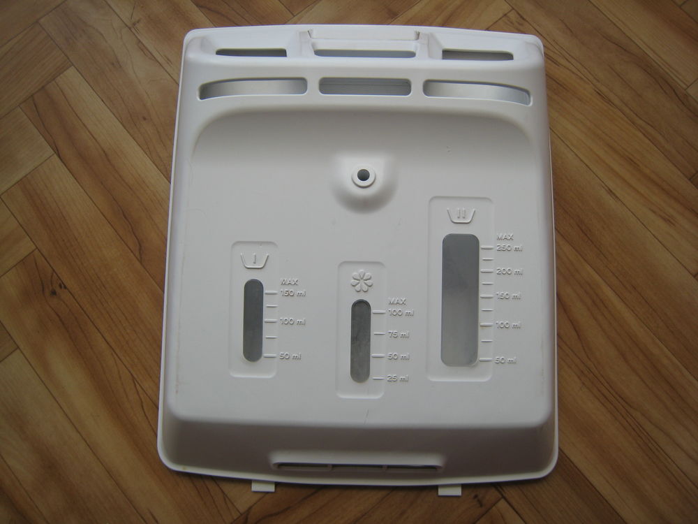 Bac �    lessive  LADEN  (NH78) 20 Versailles (78)