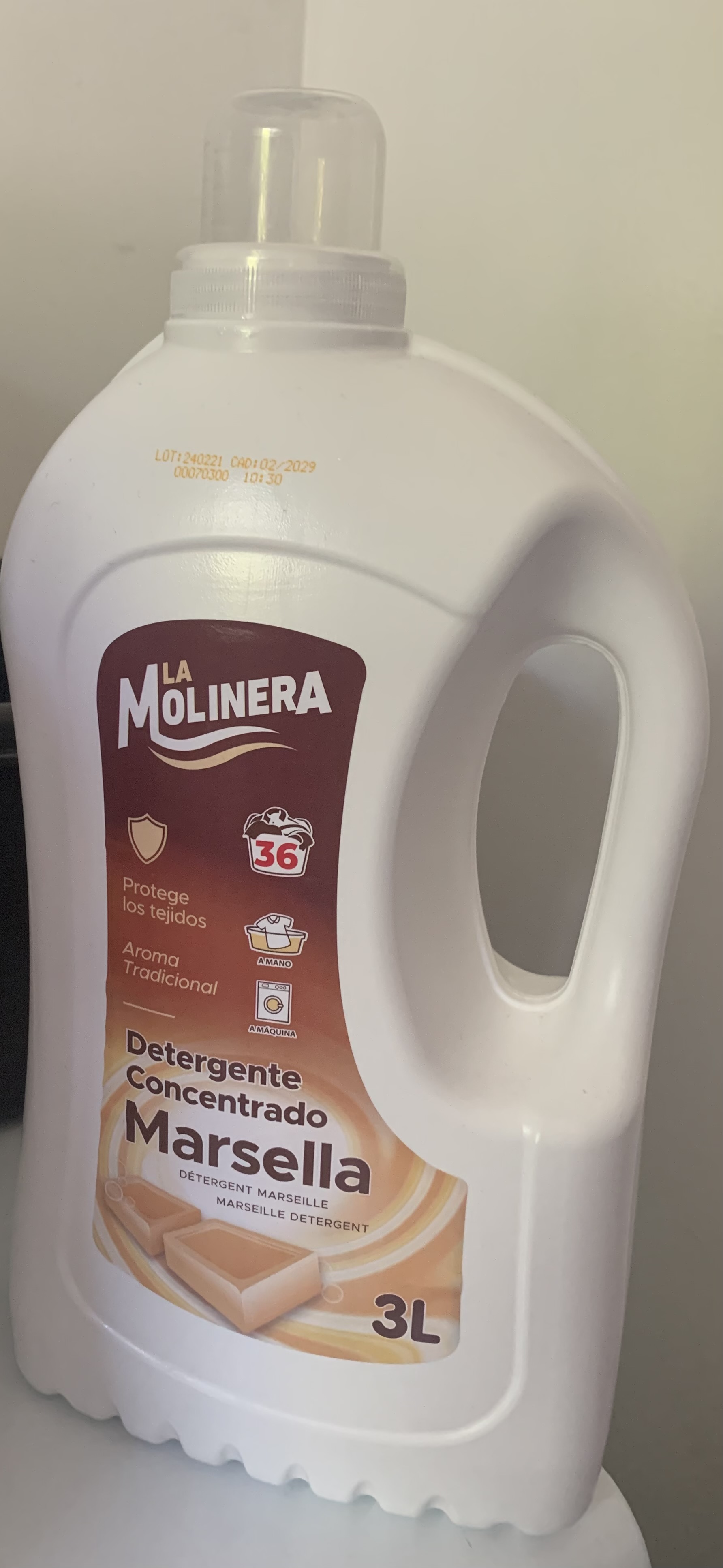 Lessive au savon de Marseille 3L - Pack de 4 bidons 18 Vernon (27)