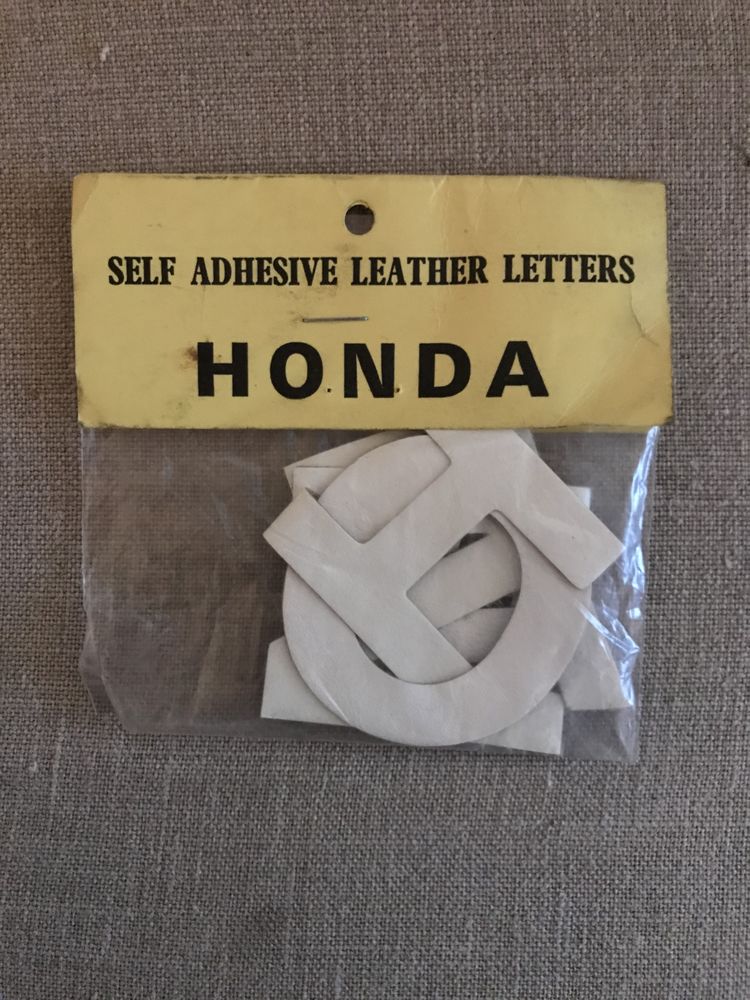 Lettres adh�sives en cuir HONDA 5 Uz�s (30)