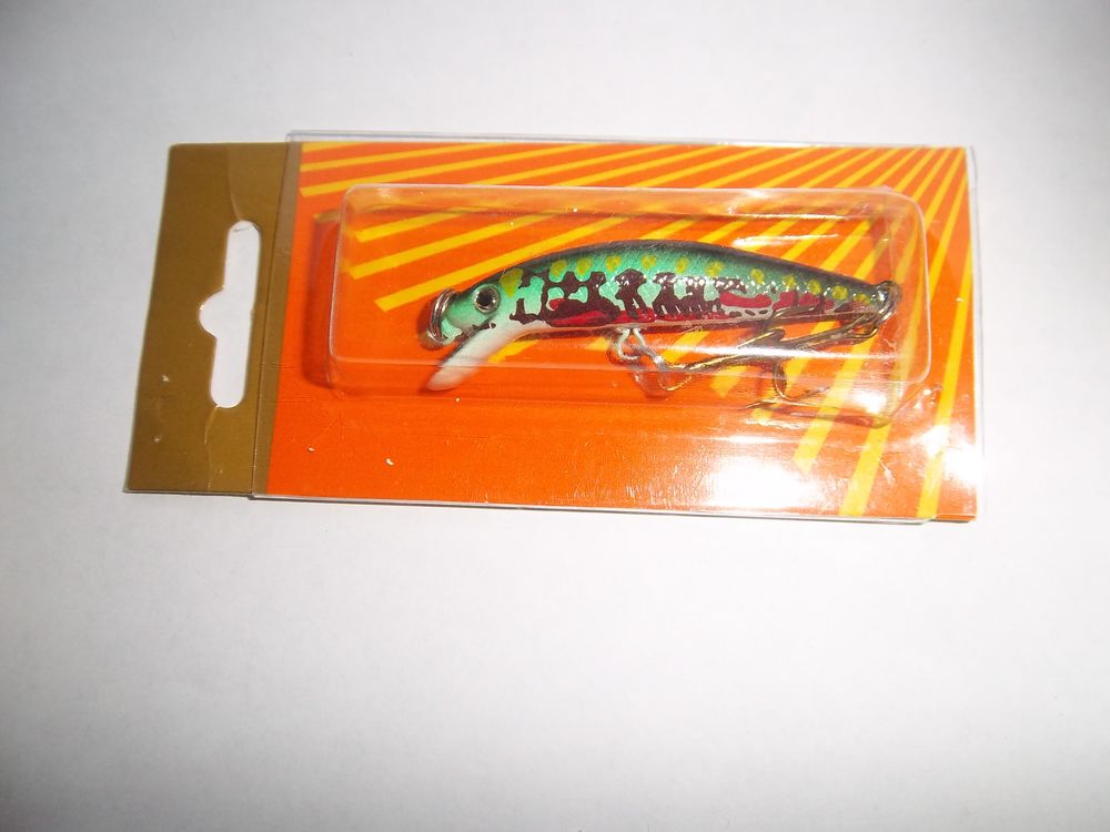 Leurre 6 cm avec 2 crochets 1 Colombier-Fontaine (25)