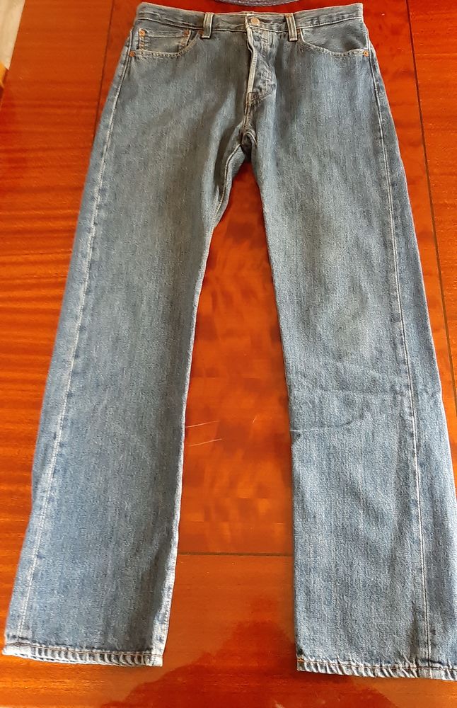 Levi Strauss 
0 Mervent (85)