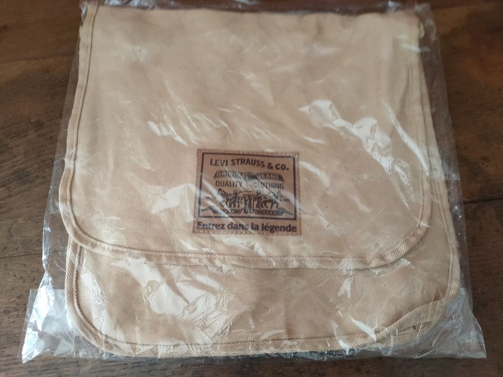 Sac Levy Strauss en Jean
30 Mouen (14)