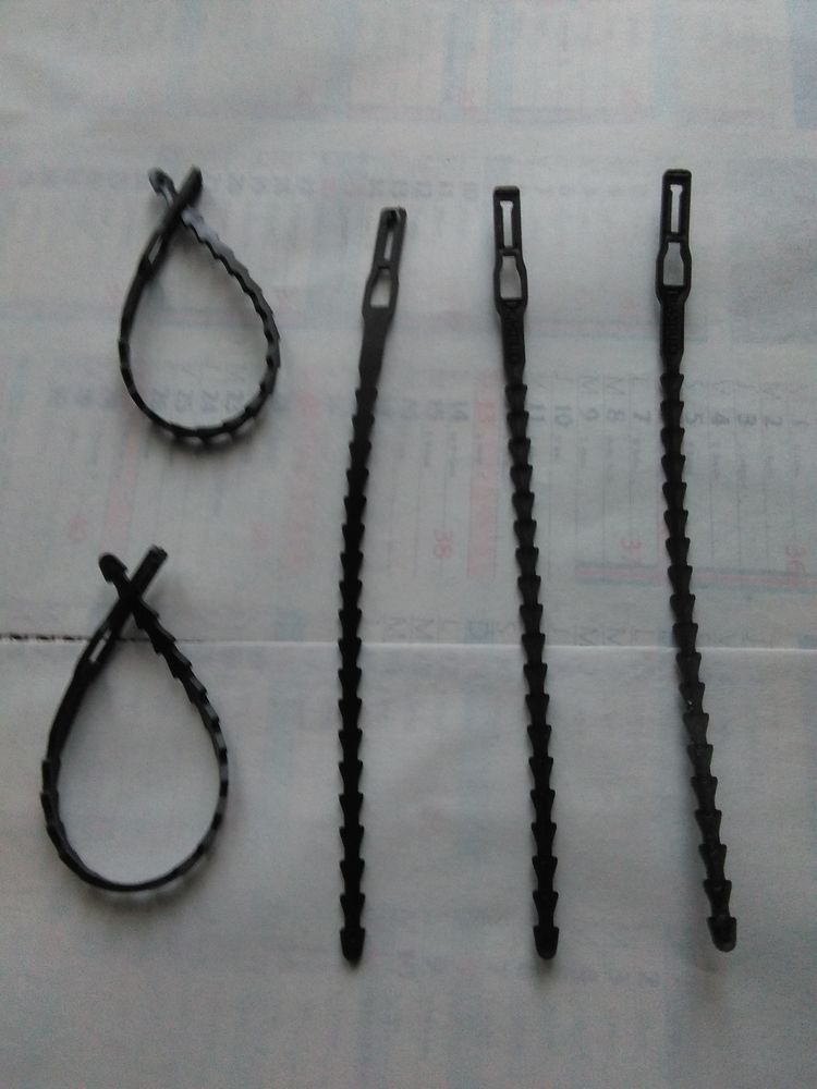 Lot de 250 liens r�glables en plastique. 10 Servian (34)