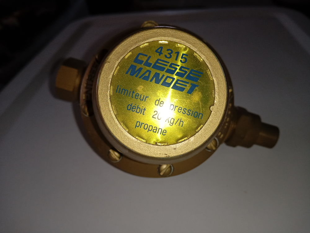 Limiteur de pression GAZ Propane CLESSE MANDET 4315 50 Eauze (32)