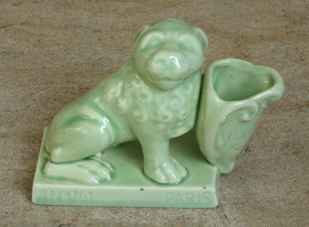 Lion publicitaire en fa�ence vintage 20 Maule (78)