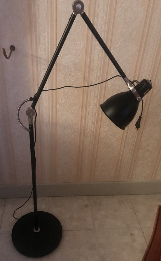 Liseuse sur pied articul� 30 Rosny-sous-Bois (93)