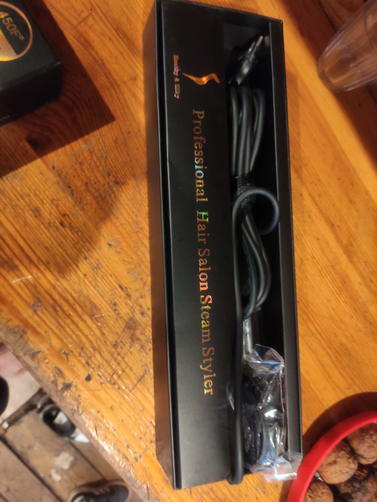 Un lisseur de cheveux 50 Vauchelles-l�s-Authie (80)