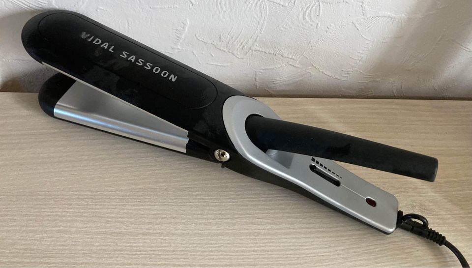 Lisseur VIDAL SASSOON VS201 15 Saint-Martin-de-Gurson (24)