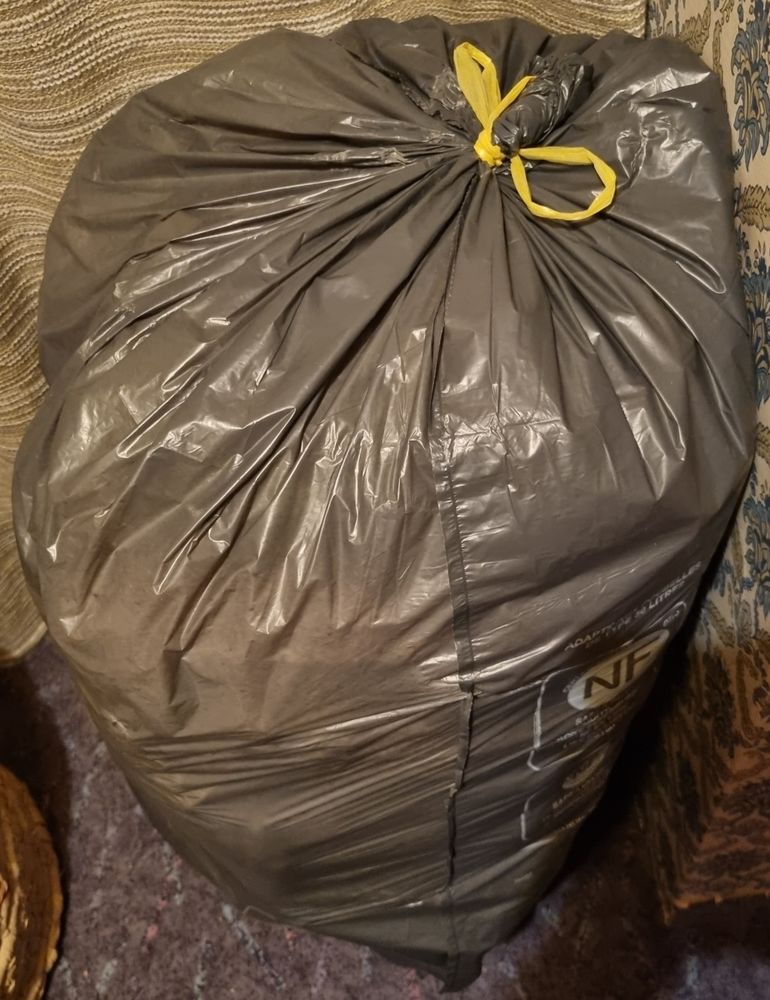 Sac 50 litres de V�tements Homme taille 52&XL 0 Le Roc-Saint-Andr� (56)