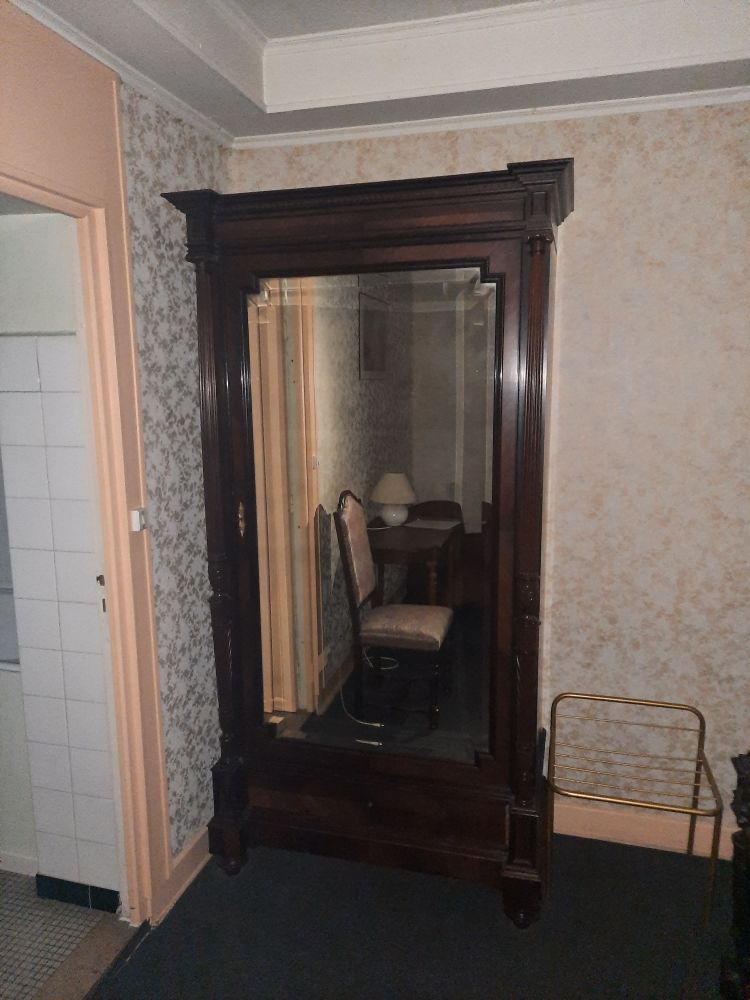 2 lits avec armoire ancienne un bonne �tat encore 400 Longwy (54)