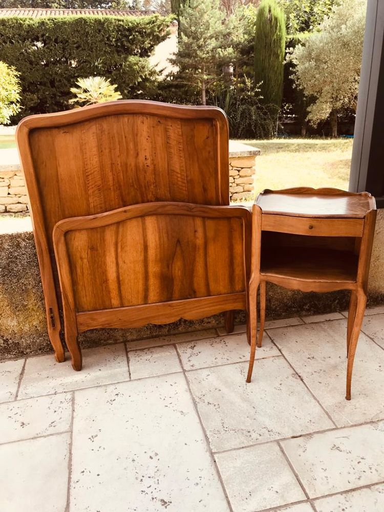 Lits jumeaux, leurs tables de nuit et leurs matelas neufs 200 Taillades (84)