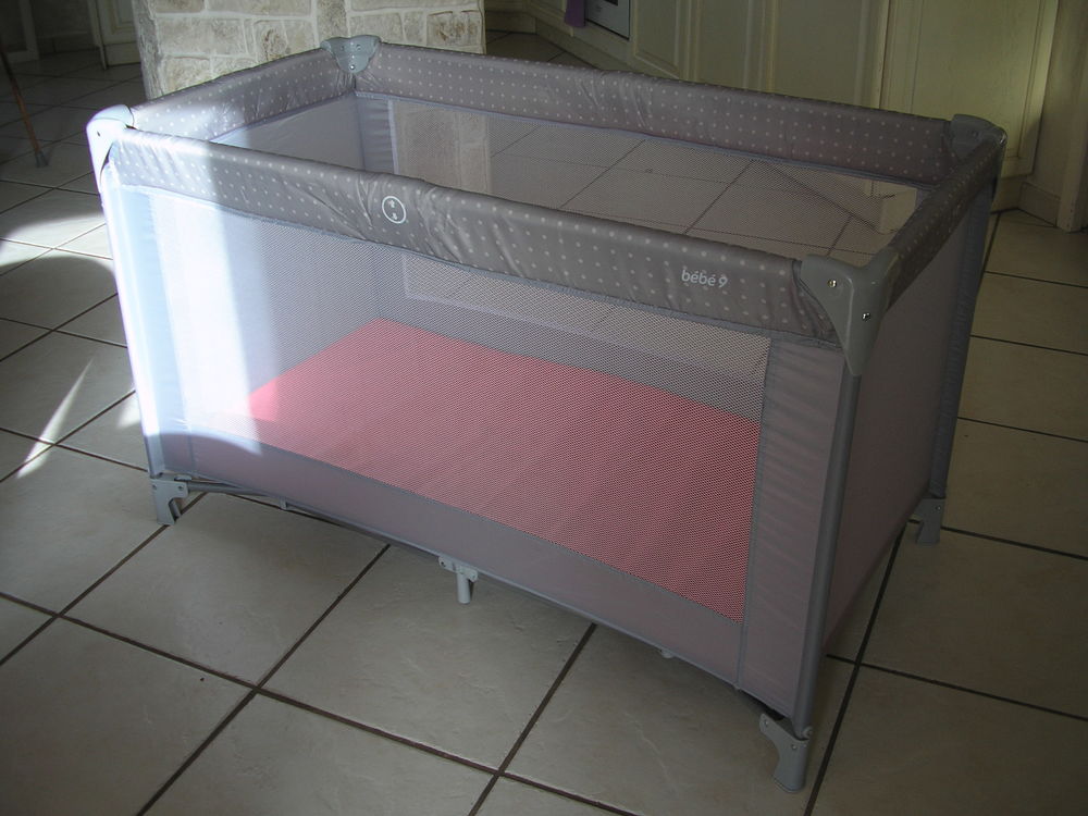 2 lits parapluie avec matelas 80 Lalinde (24)